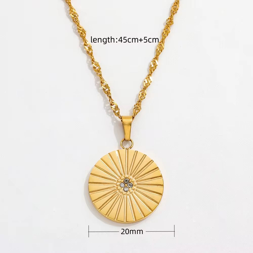 Holly Necklace
