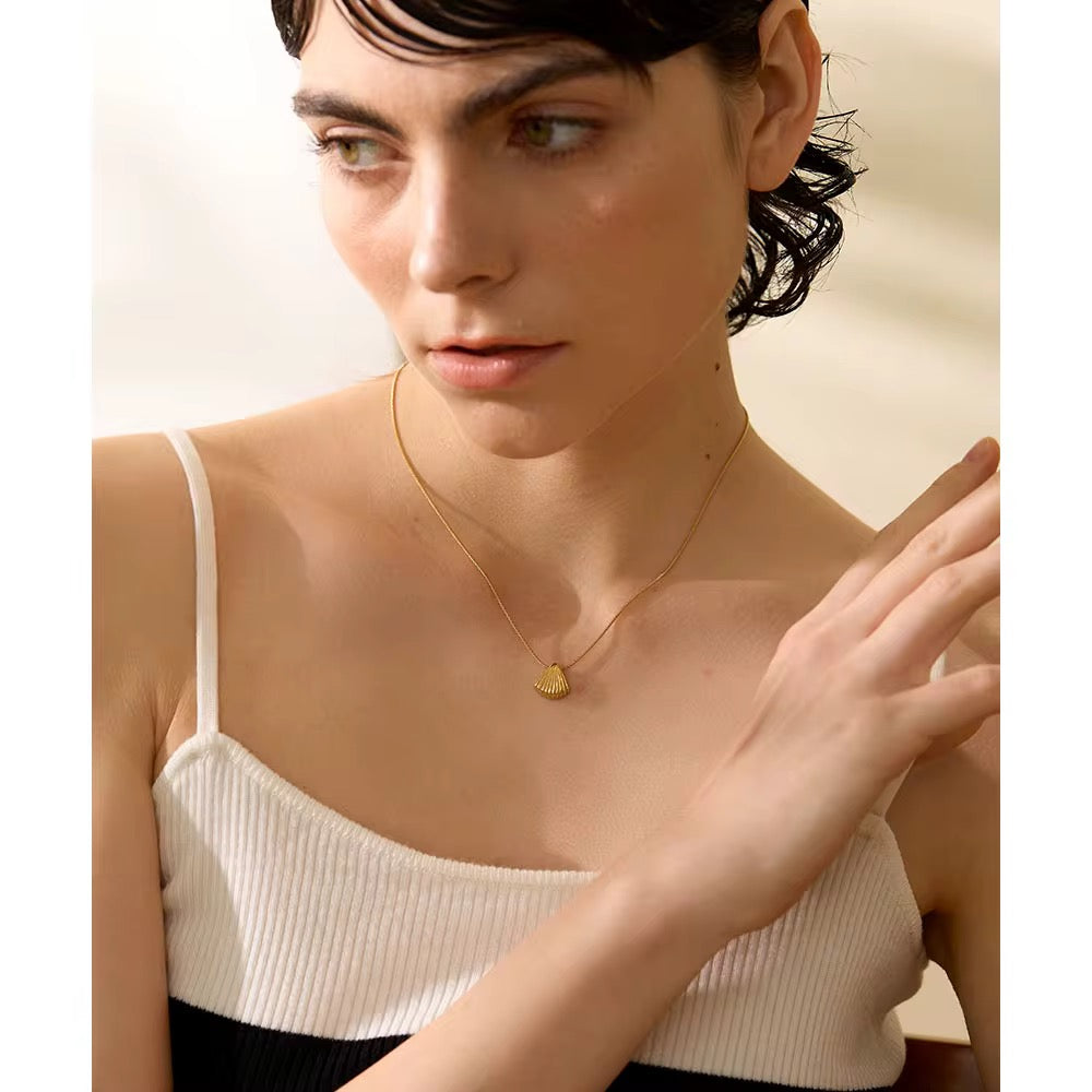 Liv Necklace
