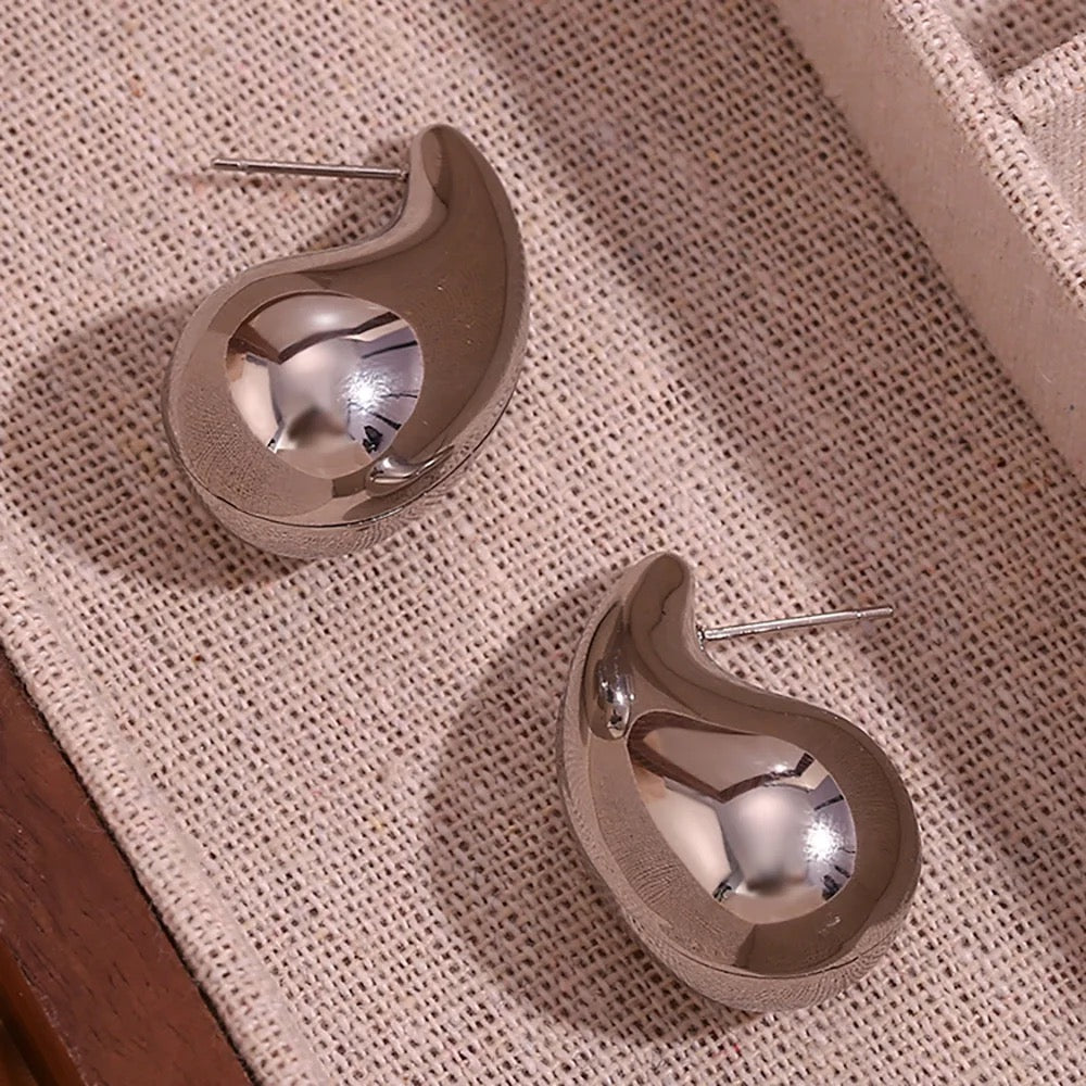 Tear Drop Silver Earrings