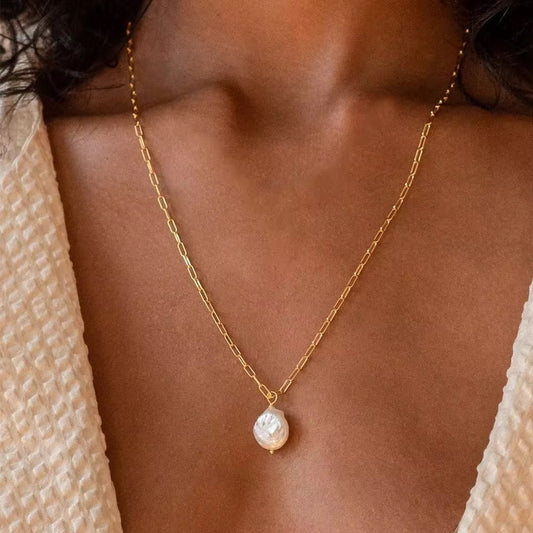 Noura Pearl Necklace