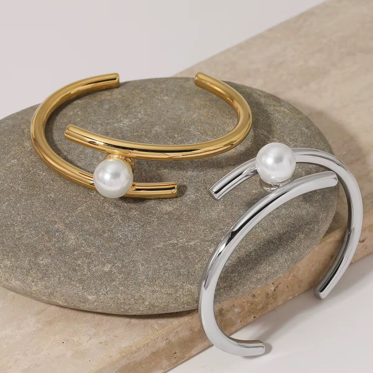 Nevya Silver Pearl Bangle