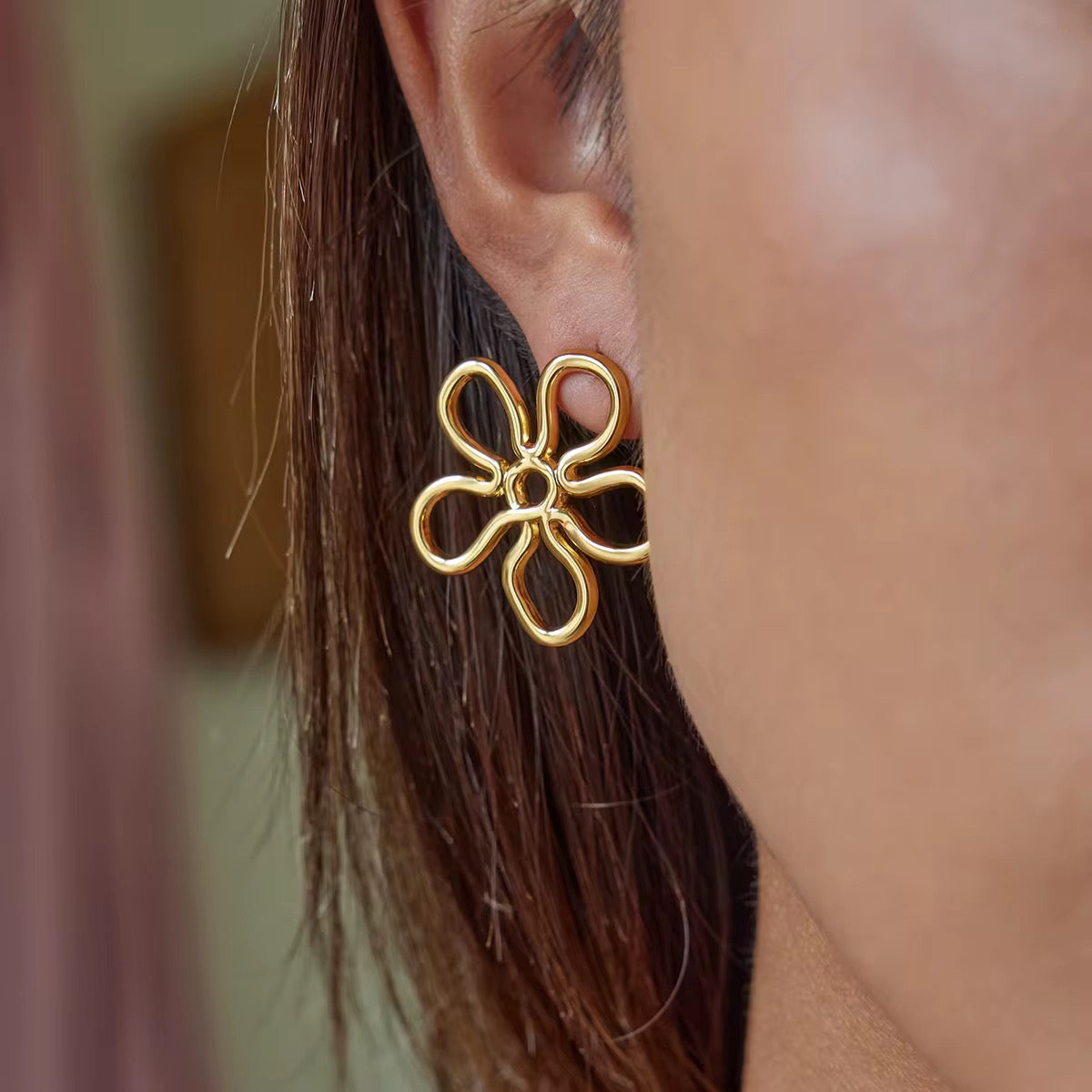 Flora Gold Earrings