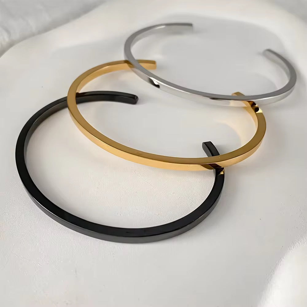Alon Cuff | Male