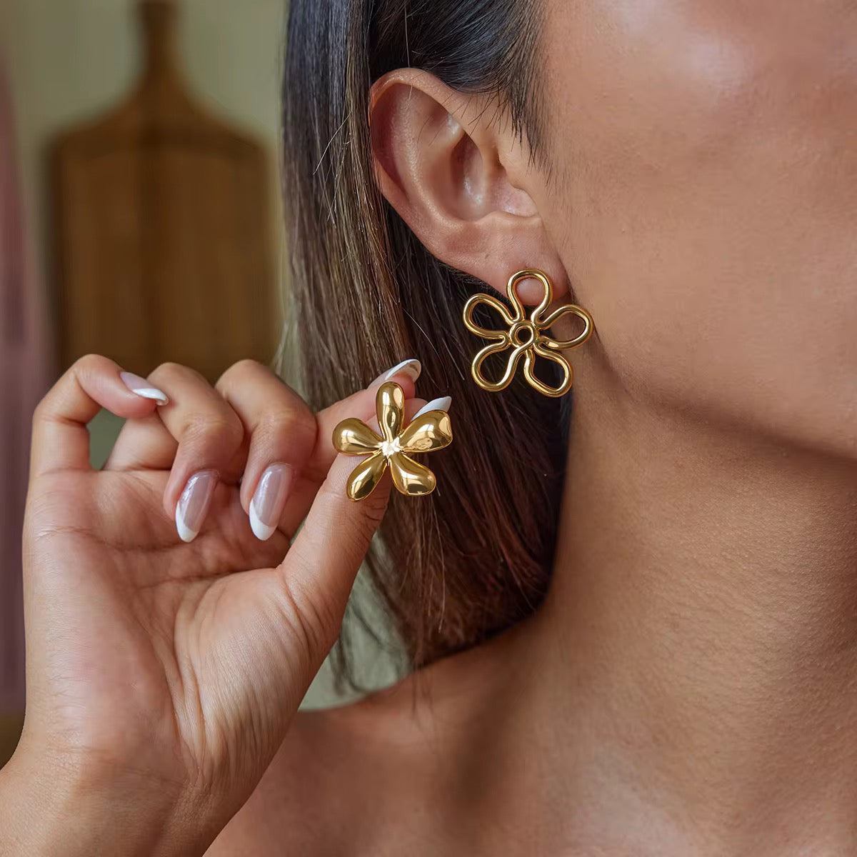 Flora Gold Earrings