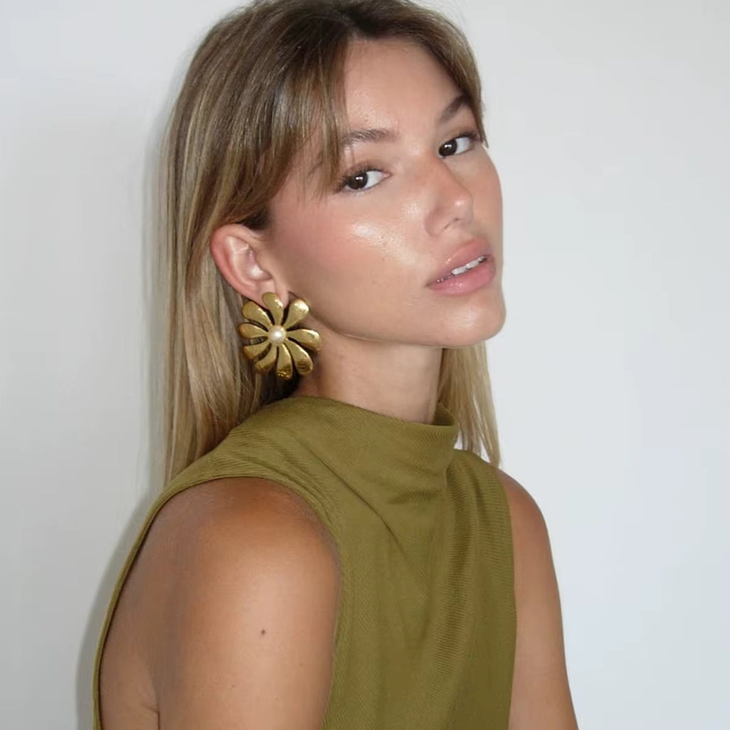 Oni Bold Studs