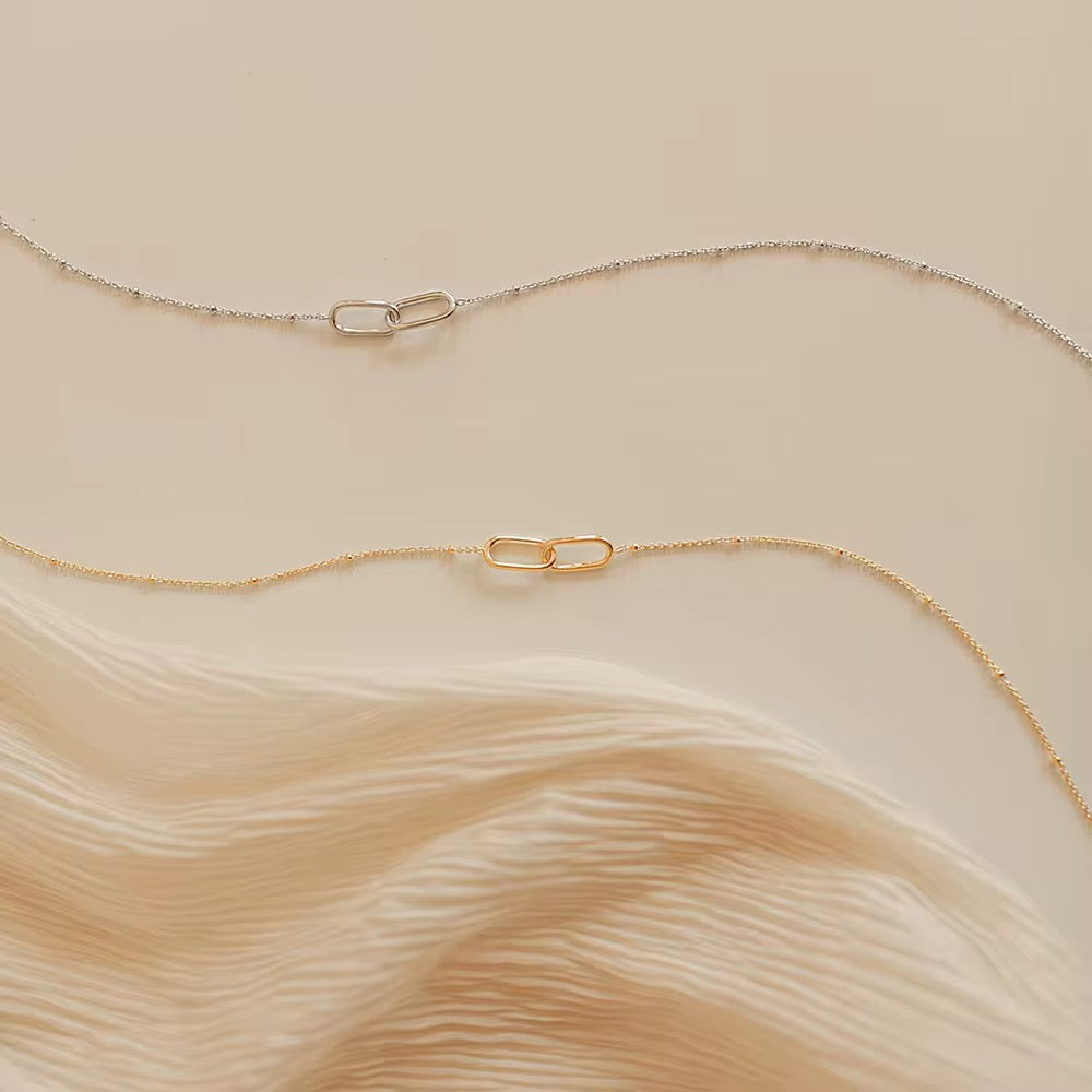 Daisy Interlock Silver Necklace