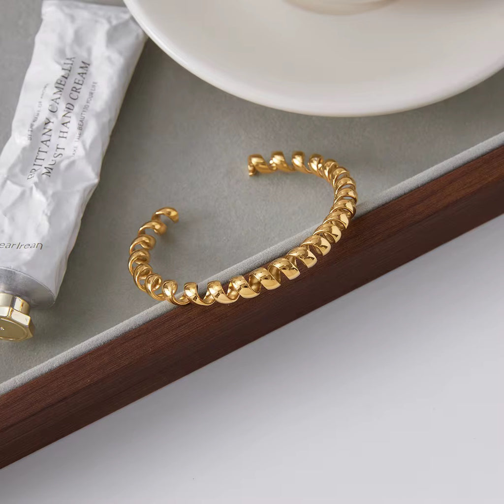 Ciela Gold Bangle