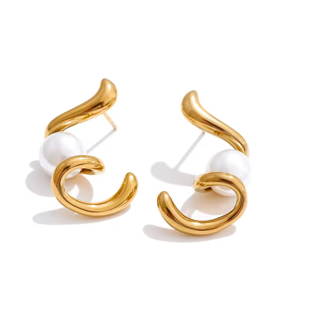 Misha Pearl Earrings
