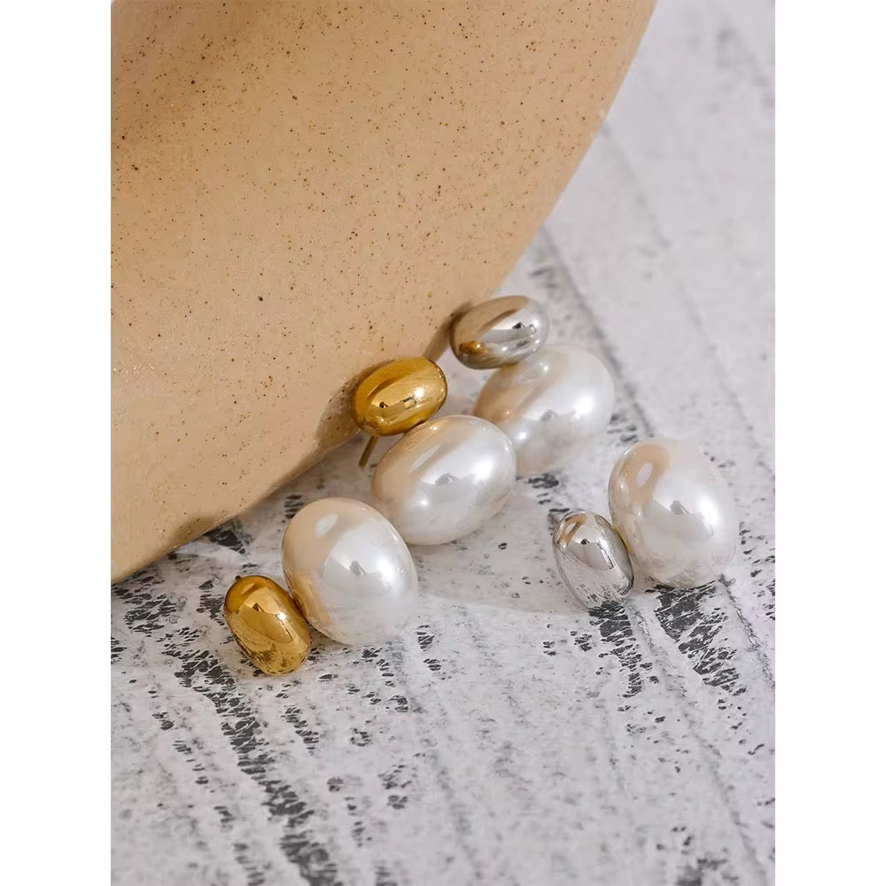 Ula Pearl Gold Earrings