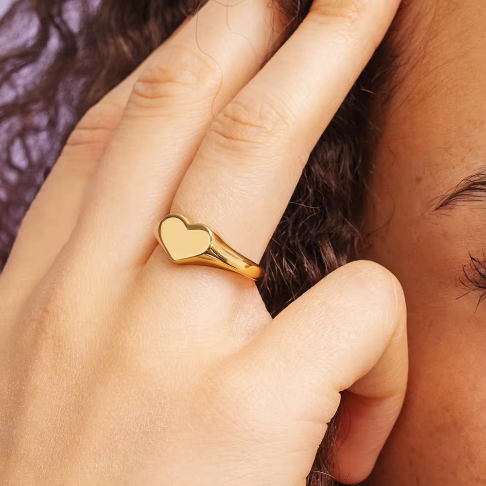 Amora Ring